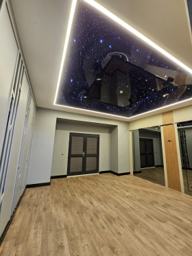 Rolls Royce Fiber optik Yıldızlı gergi tavan uygulama Rolls Royce, Fiber optik, Yıldızlı ,gergi tavan ,uygulama